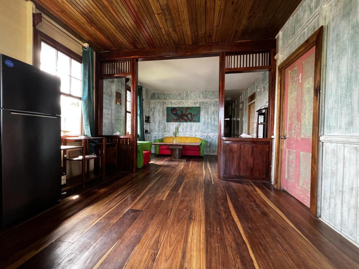 Old Bocasso Hostel Bocas Town Kültér fotó